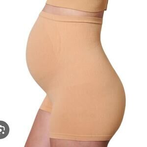 Blanqi Size L Maternity Compression Shorts